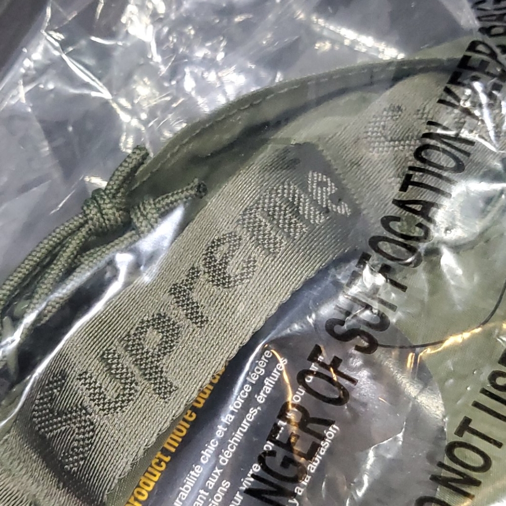 New fw20 supreme olive sling bag - Picture 3 of 5
